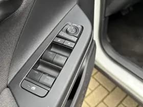 Toyota C-hr thumbnail 39