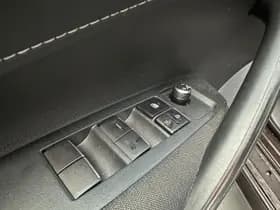 Toyota Corolla-touring-sports thumbnail 3