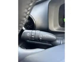 Toyota C-hr thumbnail 12