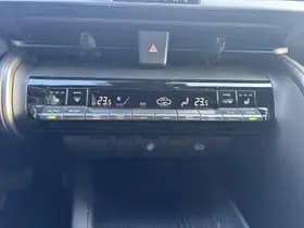 Toyota C-hr thumbnail 18