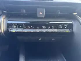 Toyota C-hr thumbnail 37