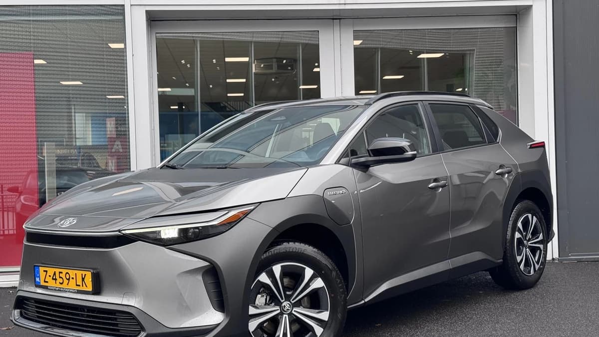 Toyota Bz4x — foto 1