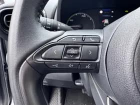 Toyota Yaris thumbnail 11