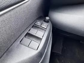 Toyota Yaris thumbnail 44