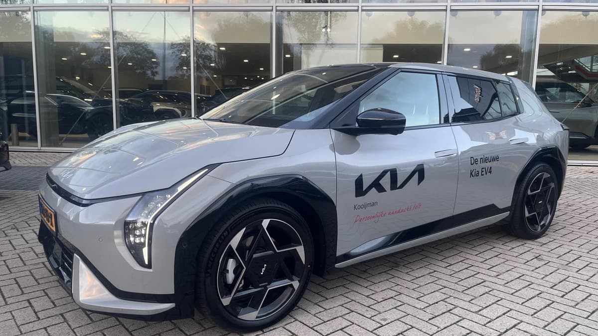 Kia Ev4 — foto 1