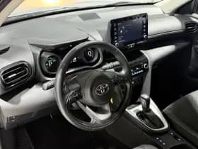 Toyota Yaris-cross thumbnail 2