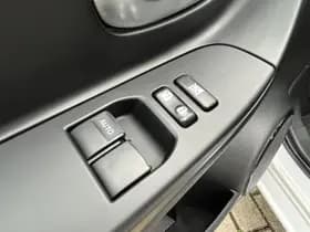 Toyota Yaris thumbnail 30