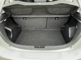 Toyota Yaris thumbnail 31