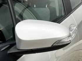 Toyota Yaris thumbnail 33