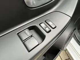 Toyota Yaris thumbnail 64