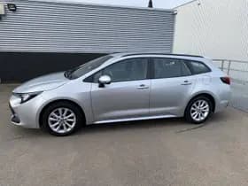 Toyota Corolla-touring-sports thumbnail 4