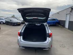 Toyota Corolla-touring-sports thumbnail 7