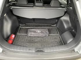 Toyota Corolla-cross thumbnail 8