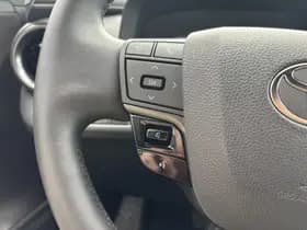 Toyota C-hr thumbnail 11