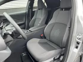 Toyota C-hr thumbnail 6