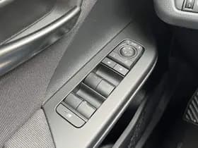 Toyota C-hr thumbnail 56