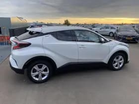 Toyota C-hr thumbnail 11
