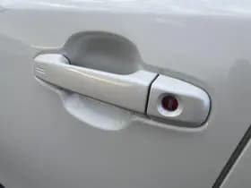 Toyota C-hr thumbnail 16