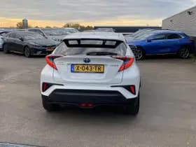 Toyota C-hr thumbnail 6