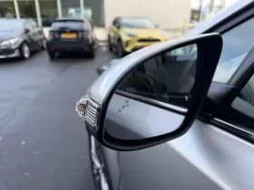 Toyota C-hr thumbnail 8