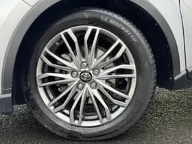 Toyota C-hr thumbnail 9