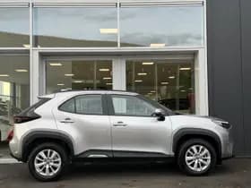 Toyota Yaris-cross thumbnail 5