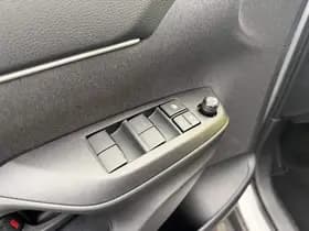 Toyota Yaris-cross thumbnail 48