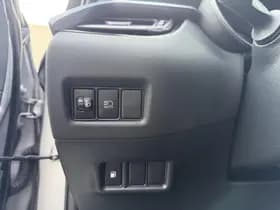 Toyota C-hr thumbnail 8