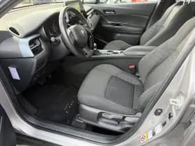 Toyota C-hr thumbnail 10