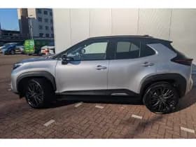 Toyota Yaris-cross thumbnail 3