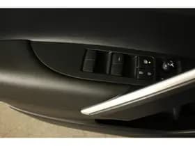 Toyota Corolla-cross thumbnail 46