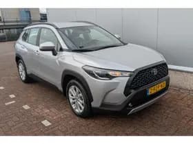 Toyota Corolla-cross thumbnail 2