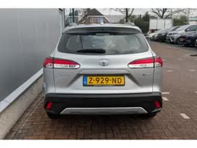 Toyota Corolla-cross thumbnail 5