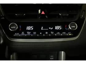 Toyota Corolla-cross thumbnail 10