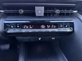 Toyota C-hr thumbnail 43