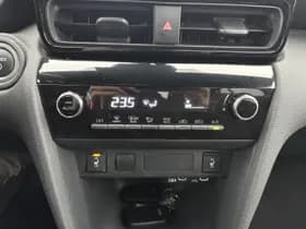 Toyota Yaris-cross thumbnail 4