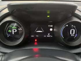 Toyota Yaris-cross thumbnail 3