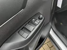 Toyota Yaris-cross thumbnail 57