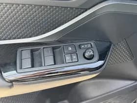 Toyota C-hr thumbnail 56