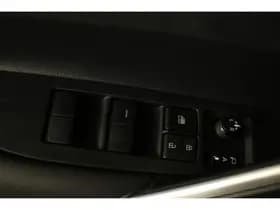 Toyota Corolla-cross thumbnail 49