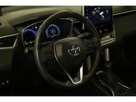 Toyota Corolla-cross thumbnail 6
