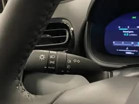 Toyota Yaris thumbnail 4