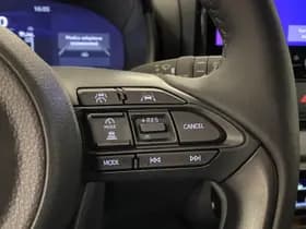 Toyota Yaris thumbnail 8