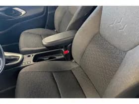 Toyota Yaris-cross thumbnail 2