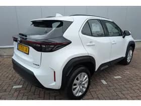 Toyota Yaris-cross thumbnail 4