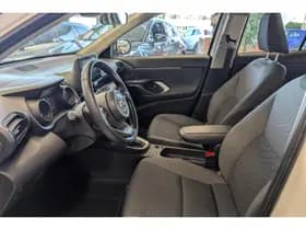 Toyota Yaris-cross thumbnail 6