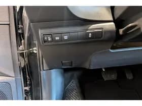 Toyota Corolla-touring-sports thumbnail 25