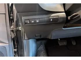 Toyota Corolla-touring-sports thumbnail 60