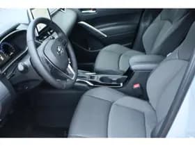 Toyota Corolla-cross thumbnail 2