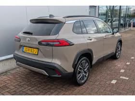 Toyota Corolla-cross thumbnail 7